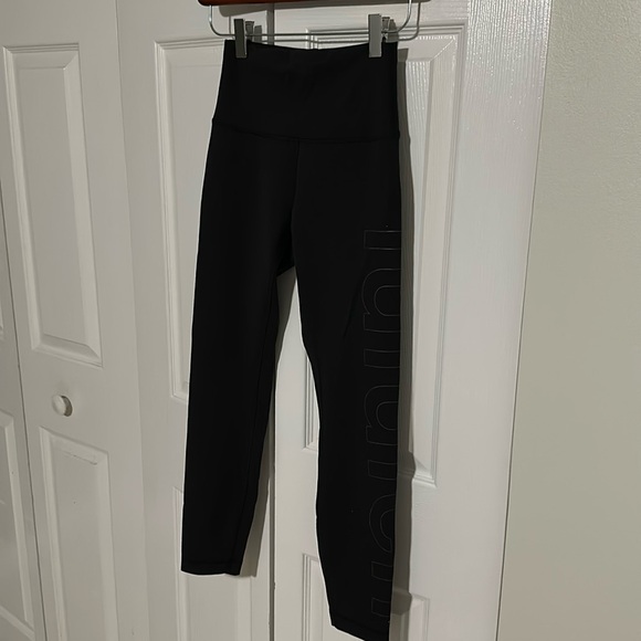 Lululemon Wunder Train High-Rise Tight 23” Graphic Black/Iridescent Logo - Picture 1 of 7